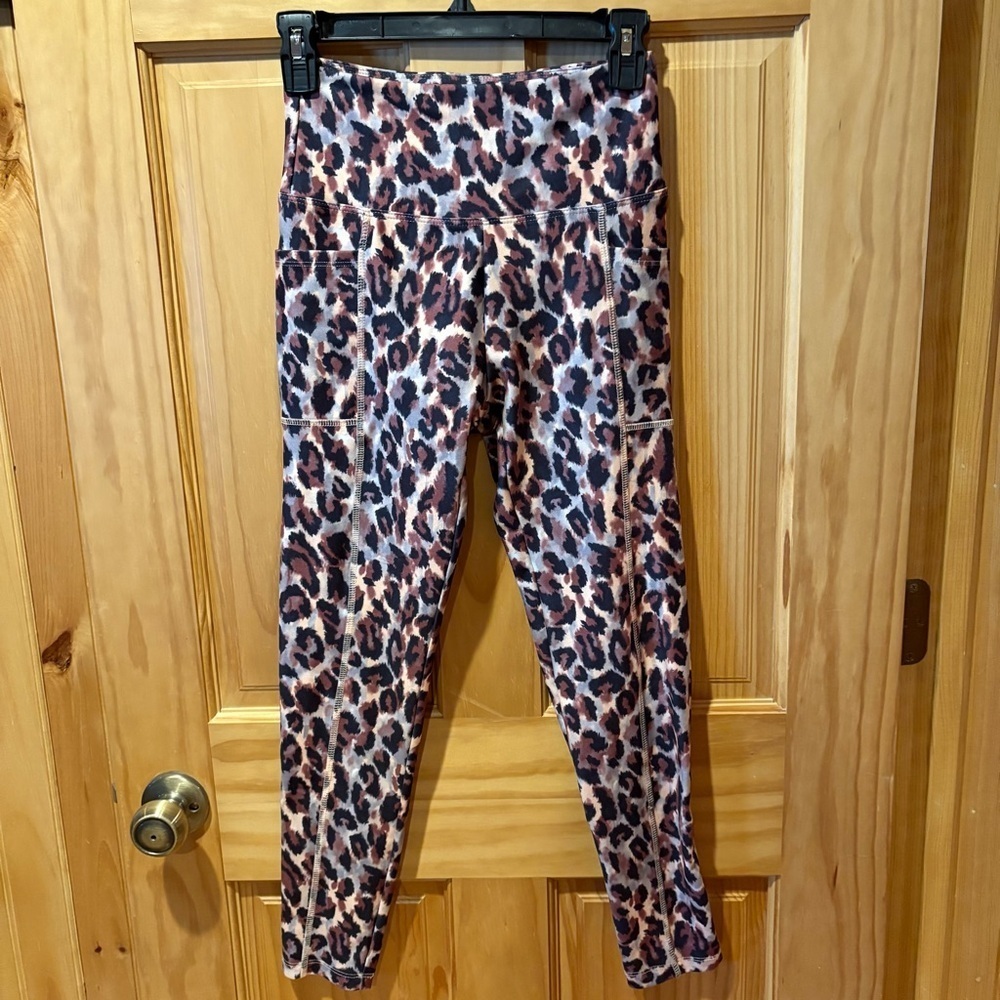 Bally Total Fitness Women's Leopard Print
Yoga Pants with Pockets Size Small